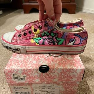 Women’s Ed Hardy low rise Fuchsia shoes. Pink. Size 7